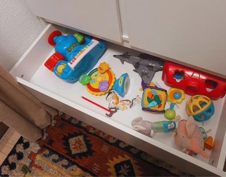 Vila presjenica, igračke