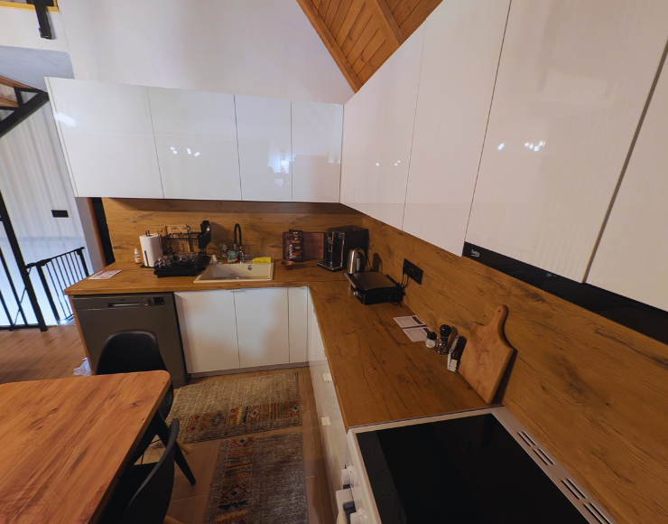 Kuhinja sa svim potrebnim